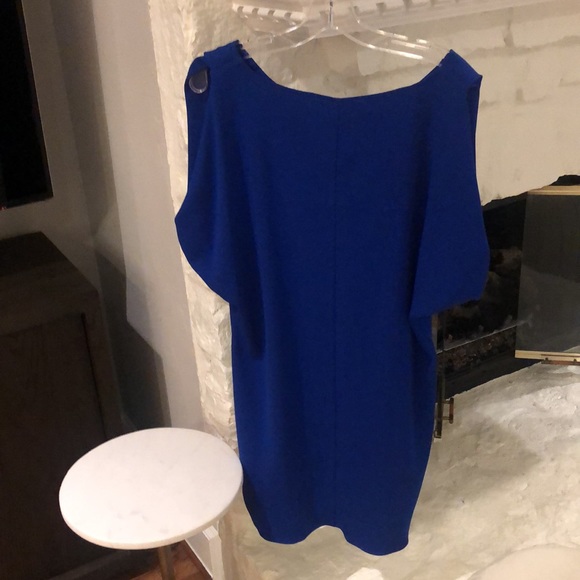 Dress - Picture 2 of 4